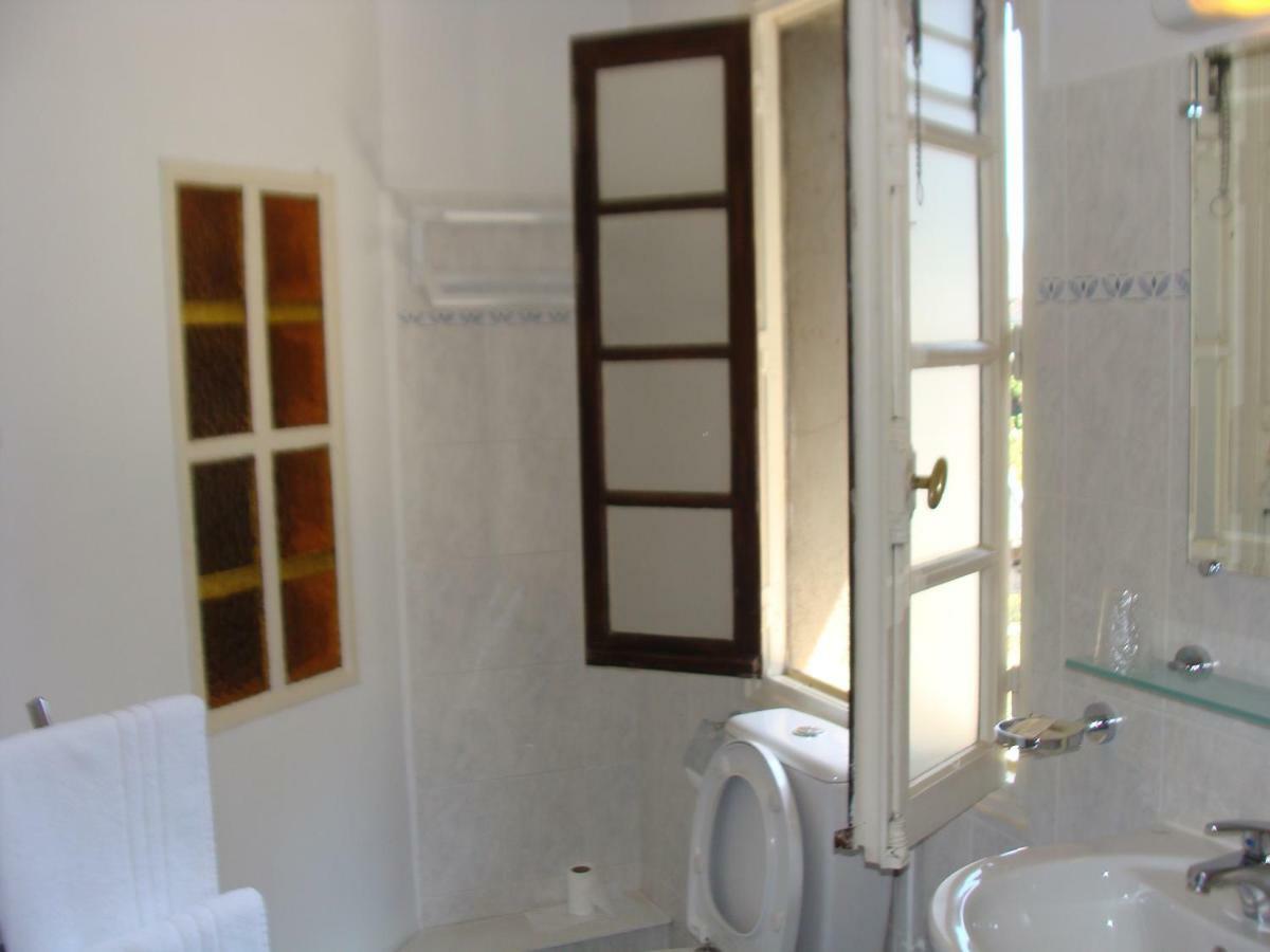 Logis La Gamade Hotel Donzenac Ngoại thất bức ảnh