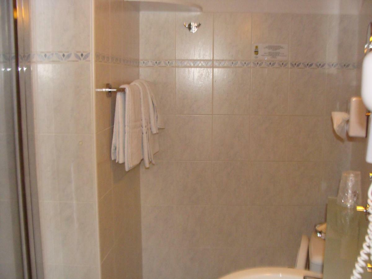 Logis La Gamade Hotel Donzenac Ngoại thất bức ảnh